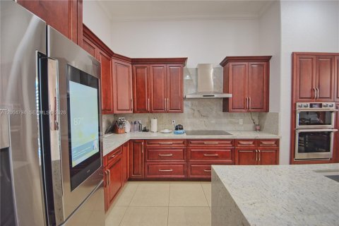 House in Miami, Florida 4 bedrooms, 304.81 sq.m. № 2069558 - photo 27