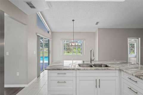 Casa en venta en Spring Hill, Florida, 3 dormitorios, 206.8 m2 № 1908360 - foto 19