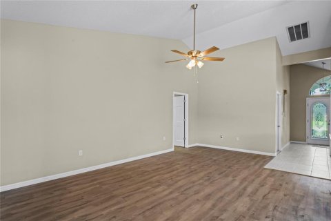 Casa en venta en Spring Hill, Florida, 3 dormitorios, 206.8 m2 № 1908360 - foto 28
