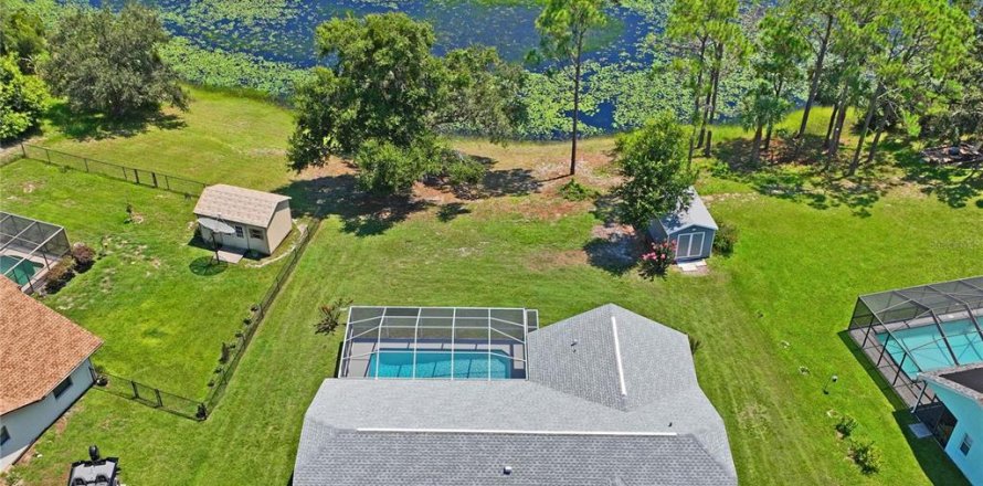 Casa en Spring Hill, Florida 3 dormitorios, 206.8 m2 № 1908360