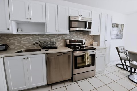 Condo in Boynton Beach, Florida, 2 bedrooms  № 2175858 - photo 2