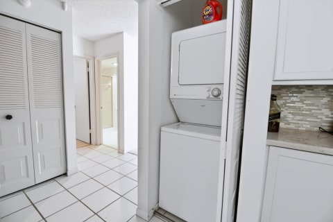 Condo in Boynton Beach, Florida, 2 bedrooms  № 2175858 - photo 4