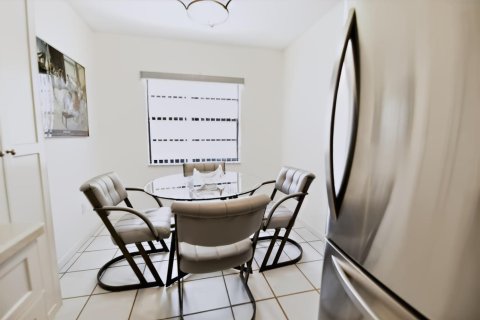 Condo in Boynton Beach, Florida, 2 bedrooms  № 2175858 - photo 3