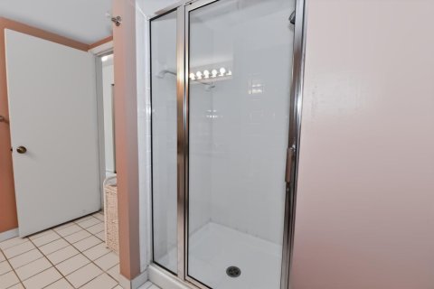 Condo in Boynton Beach, Florida, 2 bedrooms  № 2175858 - photo 17