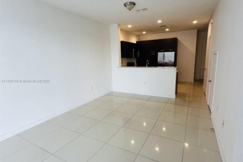 Townhouse in Lauderhill, Florida 3 bedrooms, 117.06 sq.m. № 1877969 - photo 6