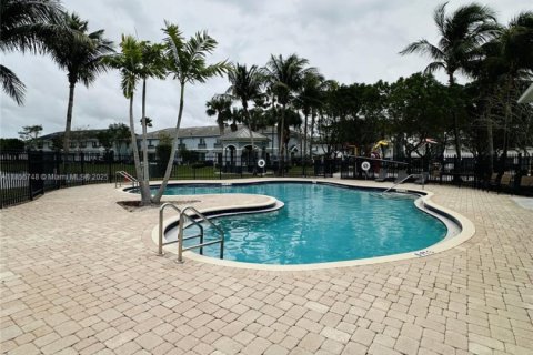 Townhouse in Lauderhill, Florida 3 bedrooms, 117.06 sq.m. № 1877969 - photo 13