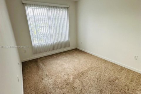 Townhouse in Lauderhill, Florida 3 bedrooms, 117.06 sq.m. № 1877969 - photo 8