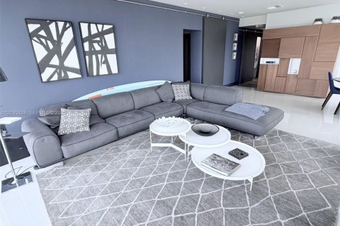 Снять в аренду кондоминиум в Бэл-Харбор, Флорида 2 спальни, 145.67м2, № 2077419 - фото 4