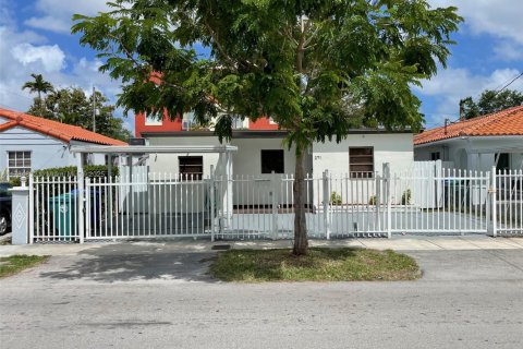 Купить виллу или дом в Майами, Флорида 3 спальни, 112.41м2, № 1958060 - фото 1