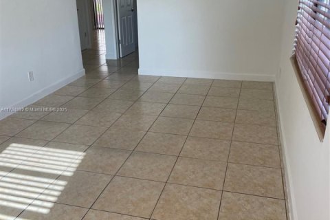 Купить виллу или дом в Майами, Флорида 3 спальни, 112.41м2, № 1958060 - фото 4