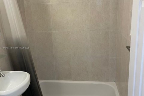 Купить виллу или дом в Майами, Флорида 3 спальни, 112.41м2, № 1958060 - фото 17