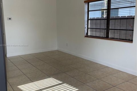 Купить виллу или дом в Майами, Флорида 3 спальни, 112.41м2, № 1958060 - фото 3