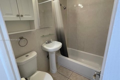 Купить виллу или дом в Майами, Флорида 3 спальни, 112.41м2, № 1958060 - фото 18