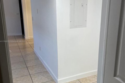 Купить виллу или дом в Майами, Флорида 3 спальни, 112.41м2, № 1958060 - фото 14