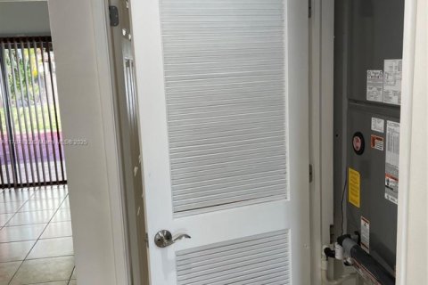 Купить виллу или дом в Майами, Флорида 3 спальни, 112.41м2, № 1958060 - фото 10