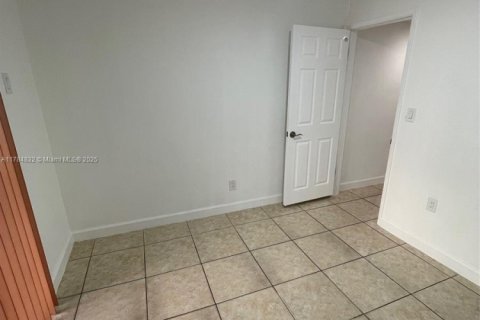 Купить виллу или дом в Майами, Флорида 3 спальни, 112.41м2, № 1958060 - фото 24