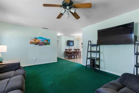 House in Palm Coast, Florida 3 bedrooms, 96.15 sq.m. № 1856770 - photo 7
