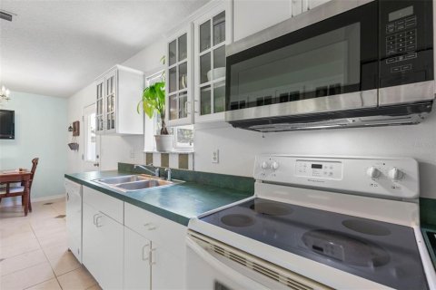 House in Palm Coast, Florida 3 bedrooms, 96.15 sq.m. № 1856770 - photo 13