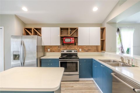 House in Riverview, Florida 3 bedrooms, 120.22 sq.m. № 1894669 - photo 8