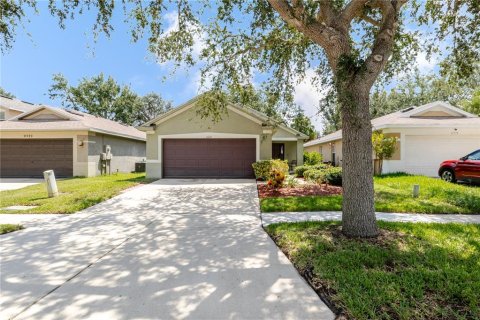 House in Riverview, Florida 3 bedrooms, 120.22 sq.m. № 1894669 - photo 2