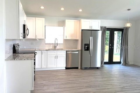 Villa ou maison à louer à Sarasota, Floride: 2 chambres, 96.25 m2 № 1895197 - photo 6