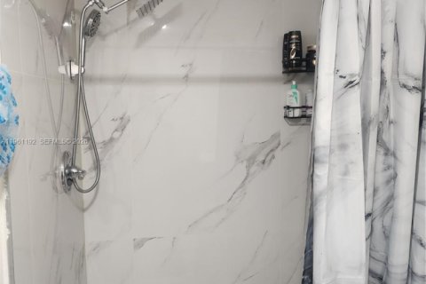 Купить виллу или дом в Майами, Флорида 3 спальни, 125.7м2, № 2022030 - фото 11