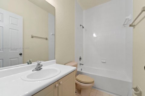 Townhouse in Homestead, Florida 3 bedrooms, 160.91 sq.m. № 1892136 - photo 17