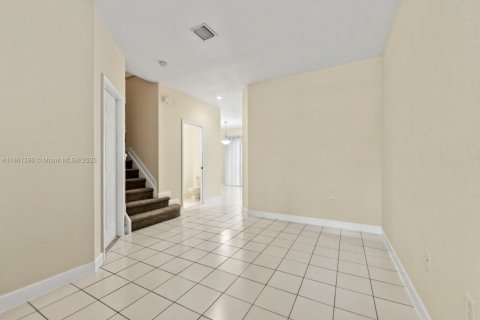 Townhouse in Homestead, Florida 3 bedrooms, 160.91 sq.m. № 1892136 - photo 4