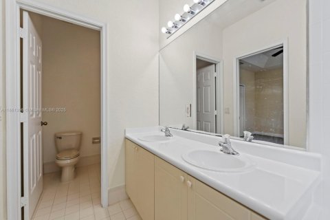 Townhouse in Homestead, Florida 3 bedrooms, 160.91 sq.m. № 1892136 - photo 26