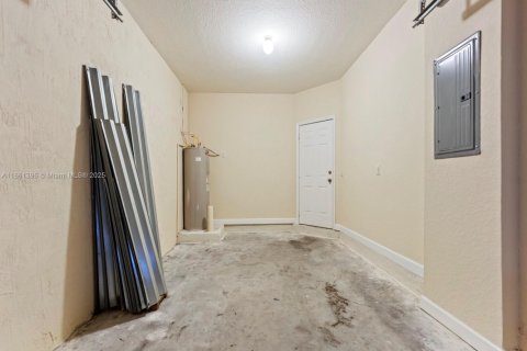 Townhouse in Homestead, Florida 3 bedrooms, 160.91 sq.m. № 1892136 - photo 14