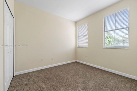 Townhouse in Homestead, Florida 3 bedrooms, 160.91 sq.m. № 1892136 - photo 18