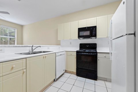 Townhouse in Homestead, Florida 3 bedrooms, 160.91 sq.m. № 1892136 - photo 11
