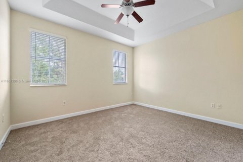 Townhouse in Homestead, Florida 3 bedrooms, 160.91 sq.m. № 1892136 - photo 22