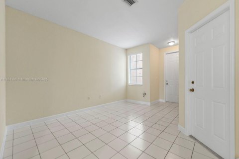 Townhouse in Homestead, Florida 3 bedrooms, 160.91 sq.m. № 1892136 - photo 5