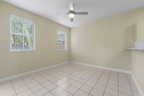 Townhouse in Homestead, Florida 3 bedrooms, 160.91 sq.m. № 1892136 - photo 10