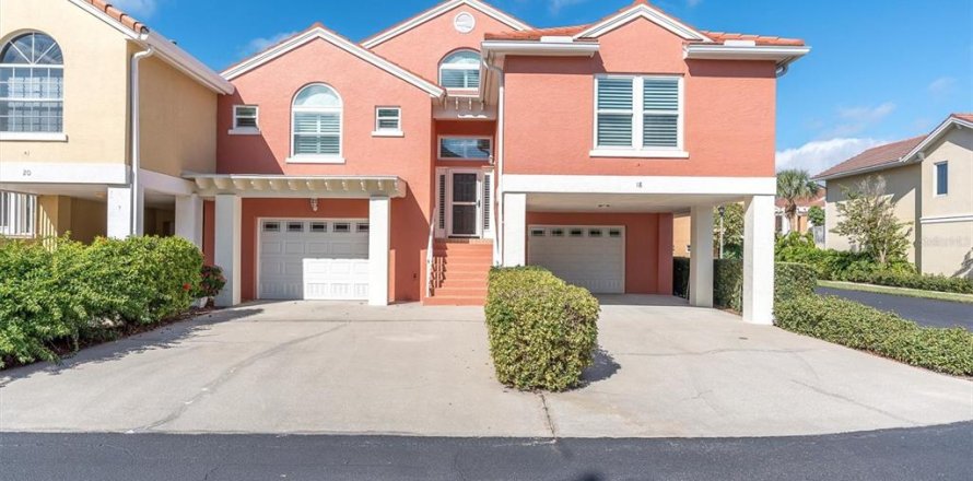 Touwnhouse à Saint Petersburg, Floride 3 chambres, 192.77 m2 № 2119652