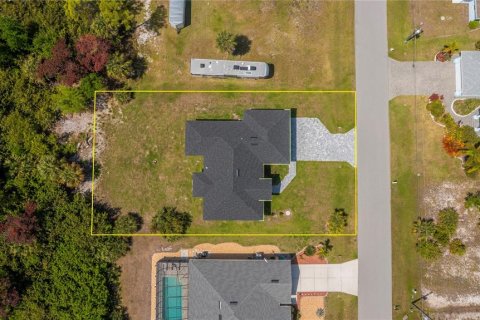Villa ou maison à vendre à Port Charlotte, Floride: 3 chambres, 155.89 m2 № 2142951 - photo 9
