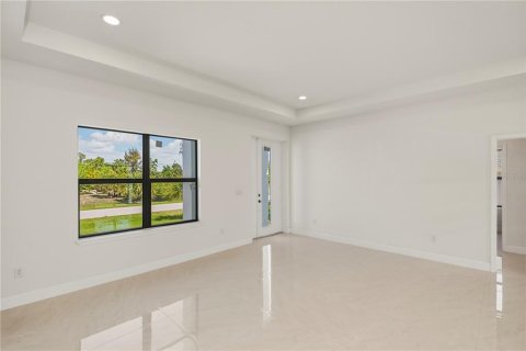 Villa ou maison à vendre à Port Charlotte, Floride: 3 chambres, 155.89 m2 № 2142951 - photo 13