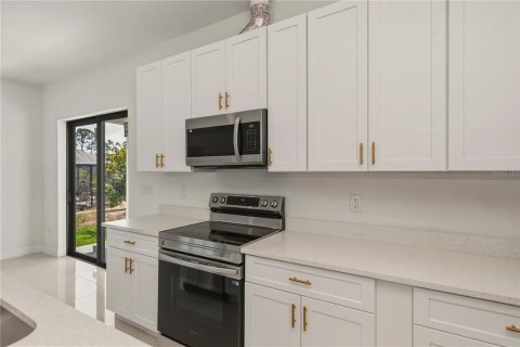 Villa ou maison à vendre à Port Charlotte, Floride: 3 chambres, 155.89 m2 № 2142951 - photo 18
