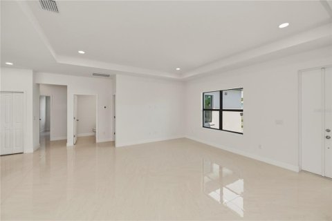 Villa ou maison à vendre à Port Charlotte, Floride: 3 chambres, 155.89 m2 № 2142951 - photo 12