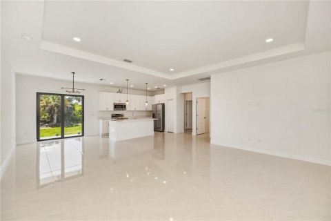 Villa ou maison à vendre à Port Charlotte, Floride: 3 chambres, 155.89 m2 № 2142951 - photo 11