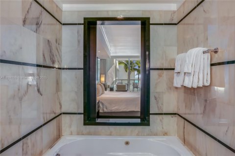 Купить кондоминиум в Майами-Бич, Флорида 51.47м2, № 2020931 - фото 11