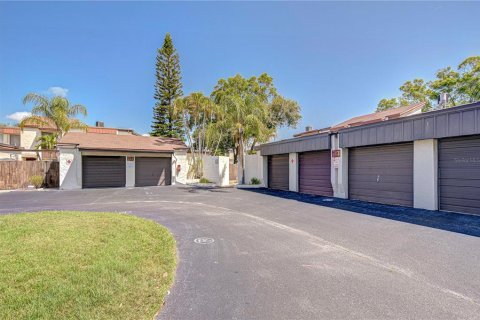 Condo in Clearwater, Florida, 3 bedrooms  № 1642595 - photo 2