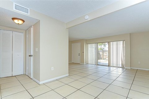 Condo in Clearwater, Florida, 3 bedrooms  № 1642595 - photo 13