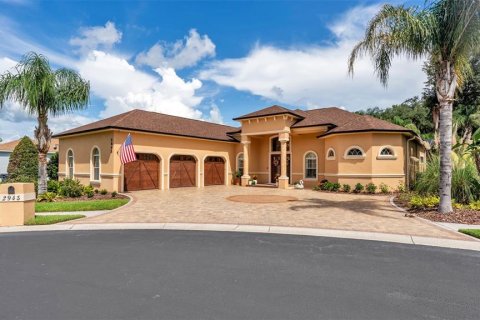 House in Lakeland, Florida 5 bedrooms, 338.63 sq.m. № 2324560