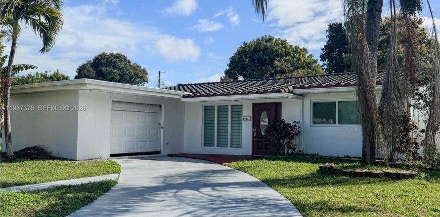 Casa en Hollywood, Florida 3 dormitorios, 149.94 m2 № 2051791