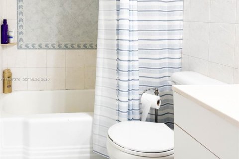 Casa en alquiler en Hollywood, Florida, 3 dormitorios, 149.94 m2 № 2051791 - foto 13