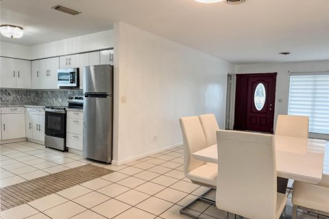 Casa en alquiler en Hollywood, Florida, 3 dormitorios, 149.94 m2 № 2051791 - foto 17