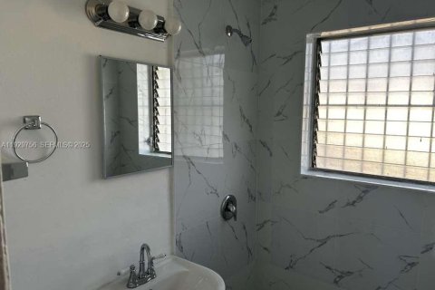 Снять в аренду квартиру в Майами, Флорида 1 спальня, 55.74м2, № 1988600 - фото 8