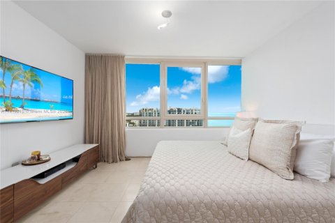 Condo in Miami Beach, Florida, 2 bedrooms  № 2022970 - photo 9